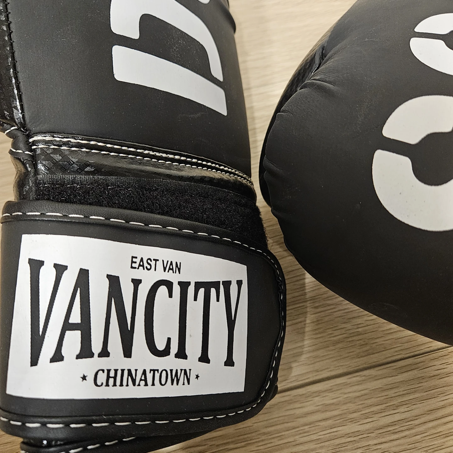 Pair of VANCITY DCS Boxing Gloves - photo 2