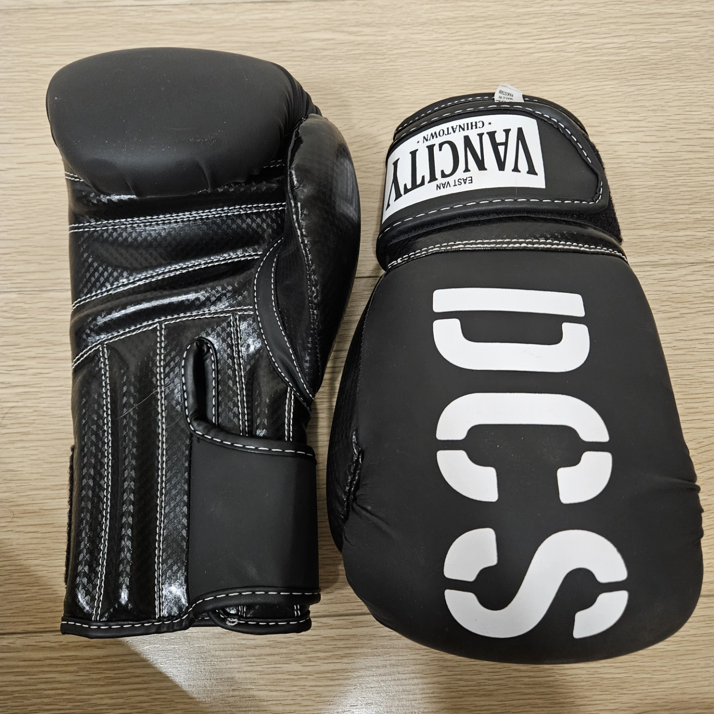 Pair of VANCITY DCS Boxing Gloves - photo 3