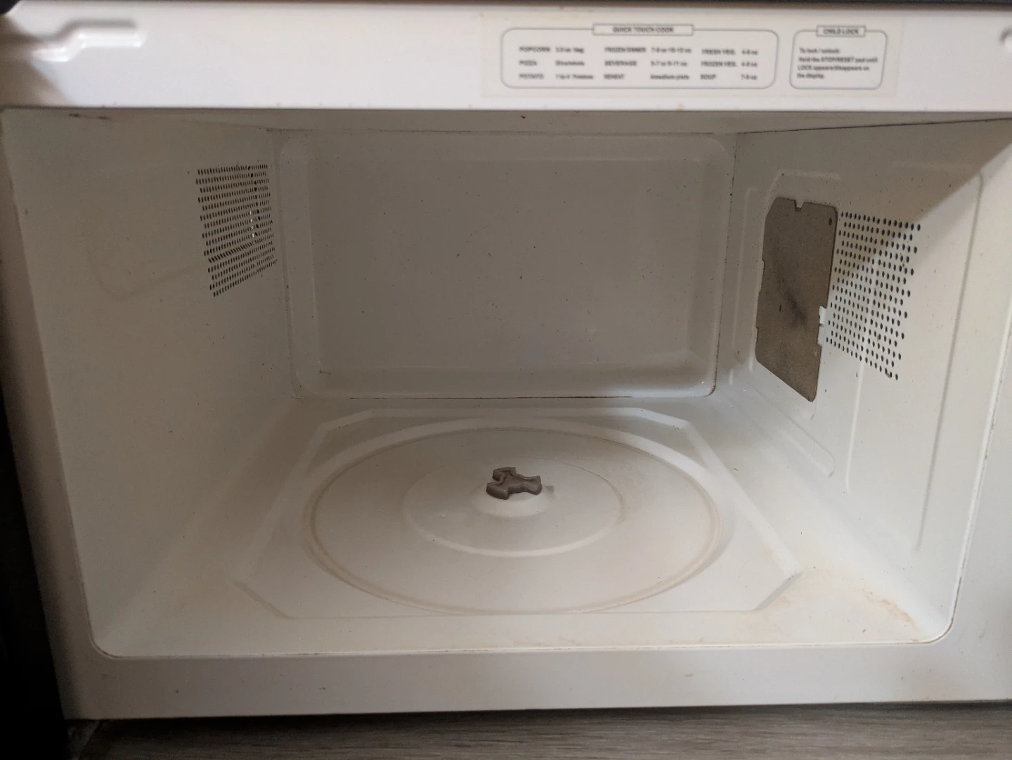 RCA Microwave - photo 3