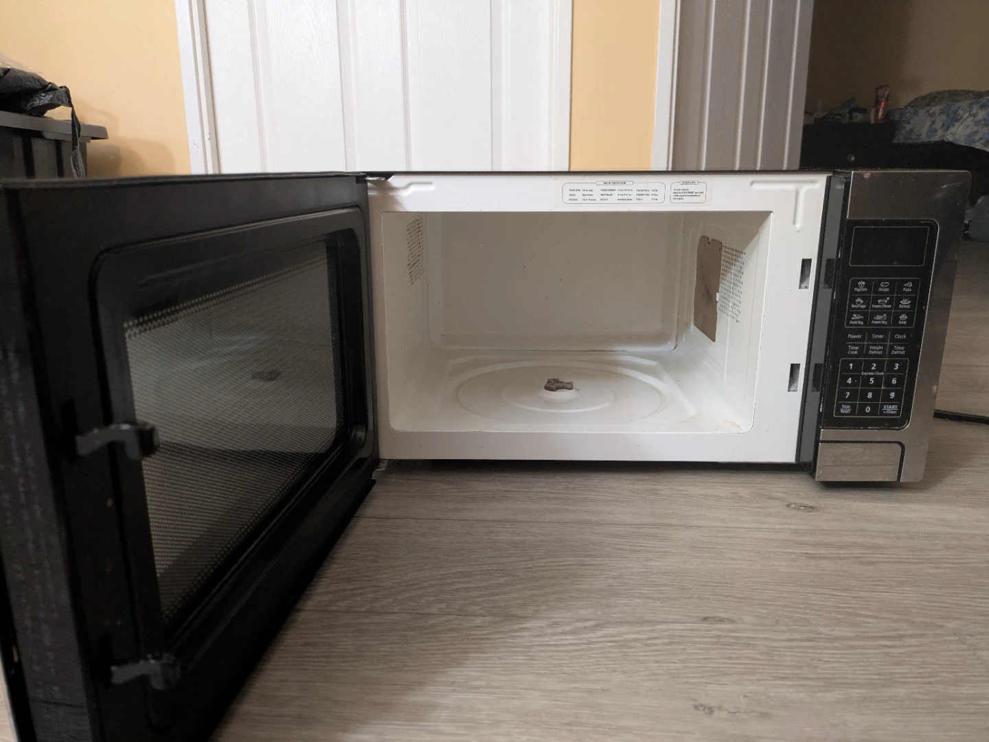 RCA Microwave - photo 4