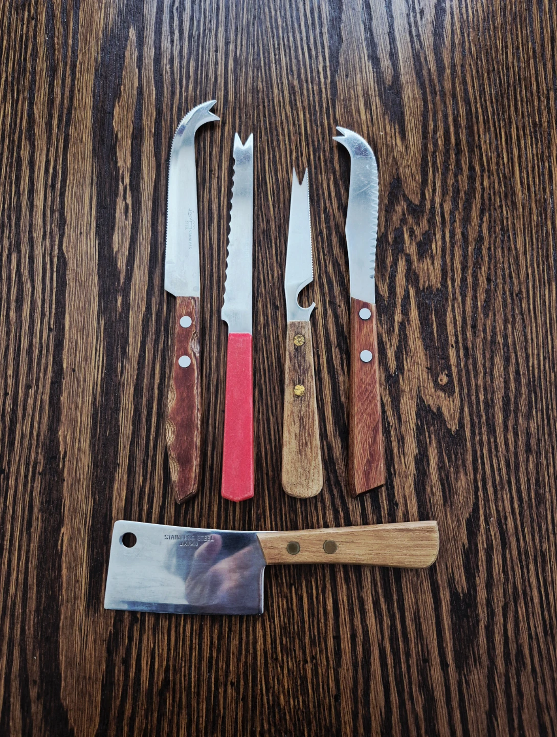 5 Cheese Knives: Vintage : As New (5 for $10)