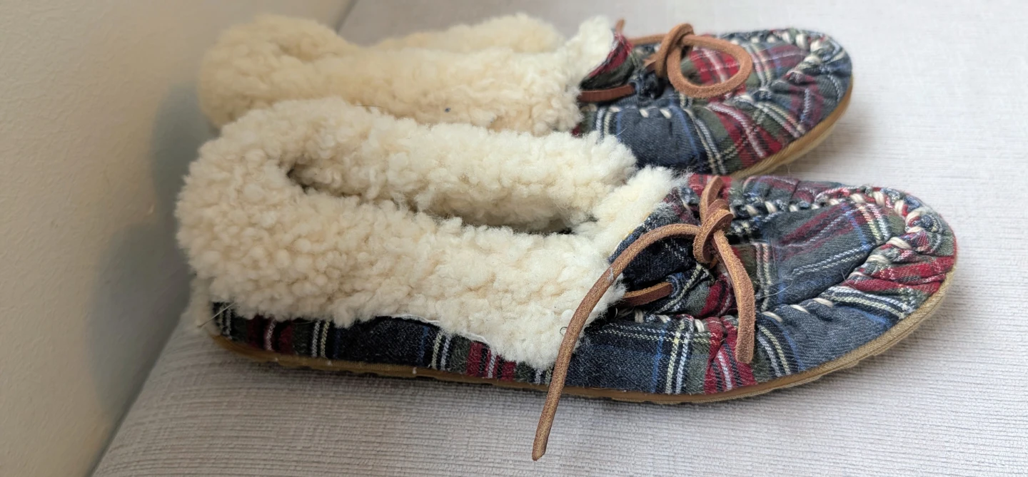 L.L.Bean Women's Plaid Moccasin Slippers Size 9 Medium - photo 2