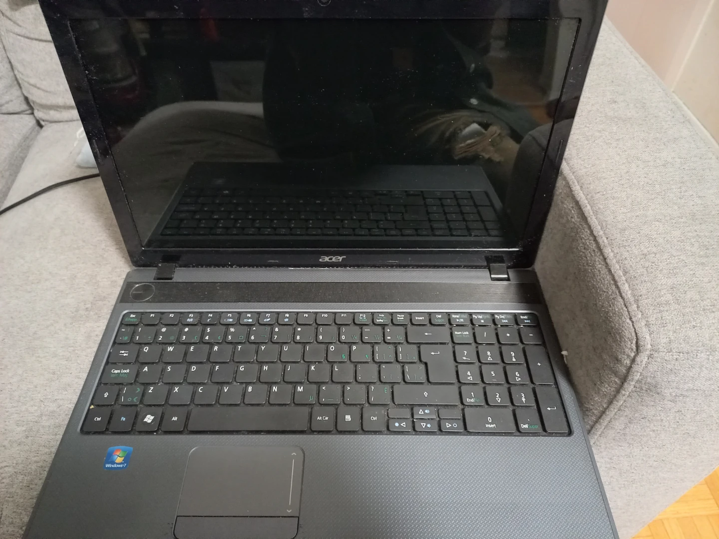 Acer Aspire V3-573 laptop - photo 4