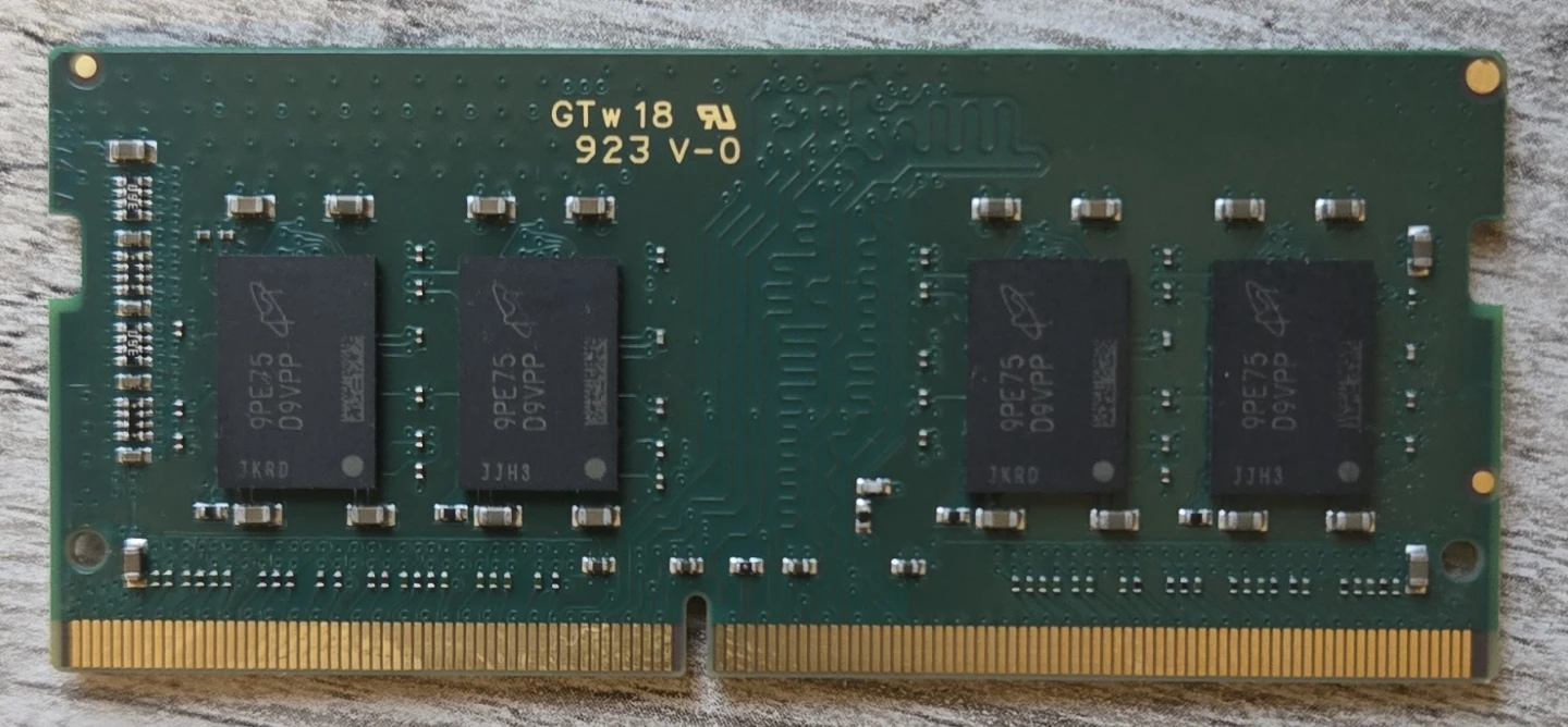 Crucial 8GB DDR4-2400 SODIMM RAM - photo 2