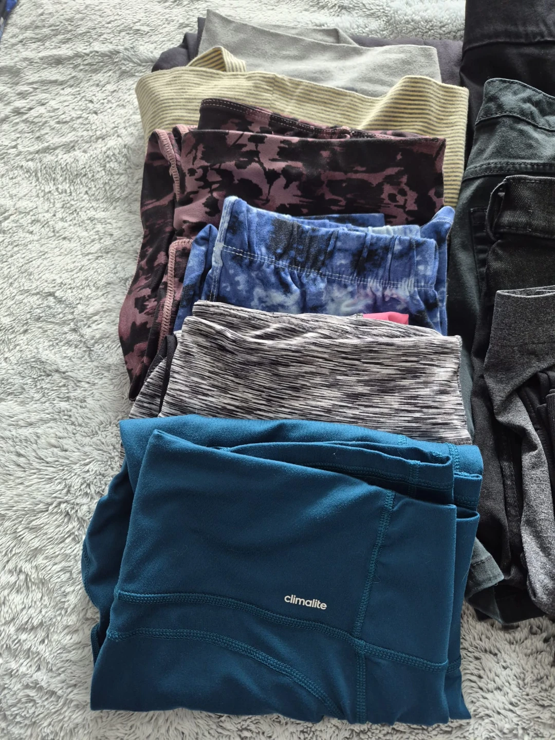 Large Women's Pants and Leggings Bundle - EUC - photo 2