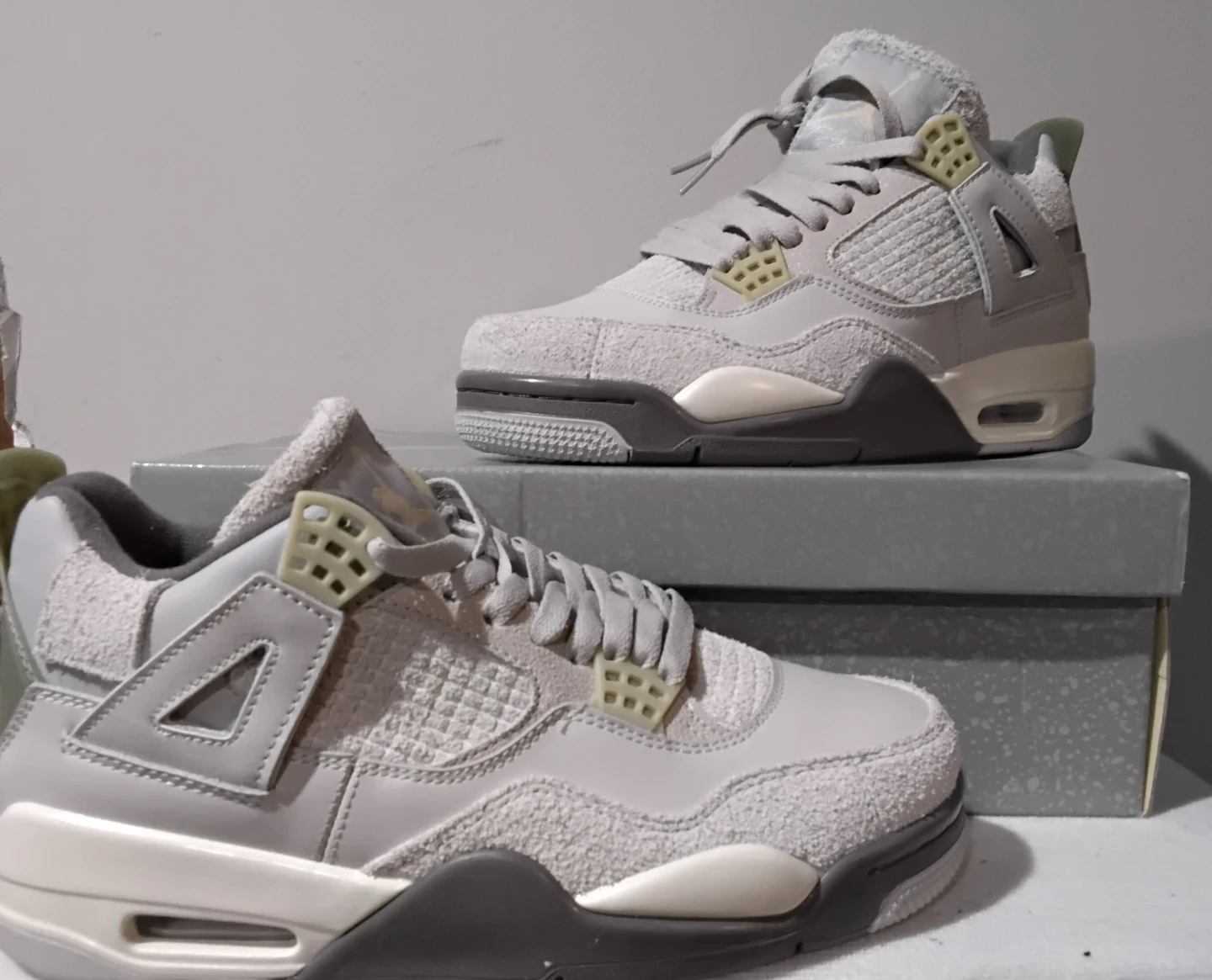 Air Jordan 4 Retro SE 'Craft' Photon Dust Shoes - photo 2