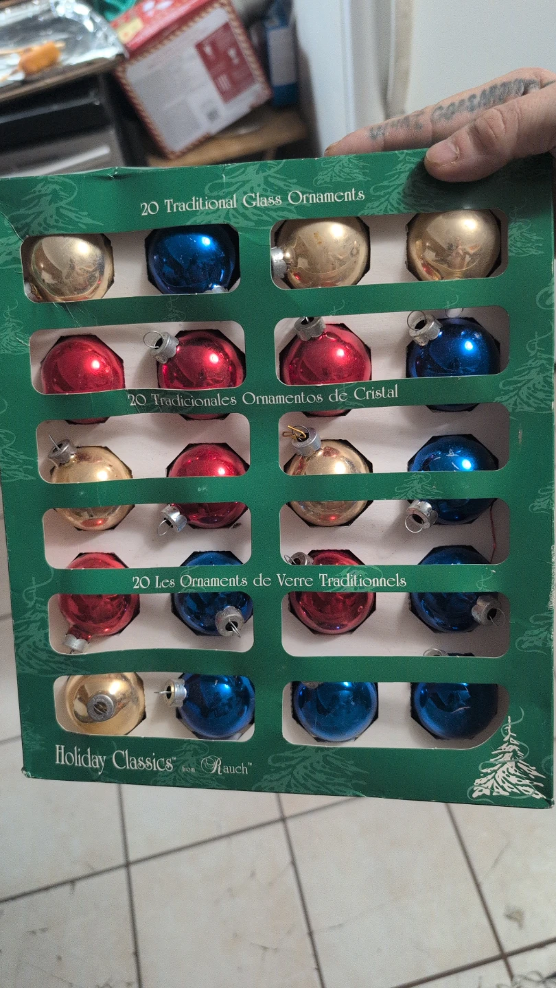 Holiday Classics 20 Traditional Glass Ornaments