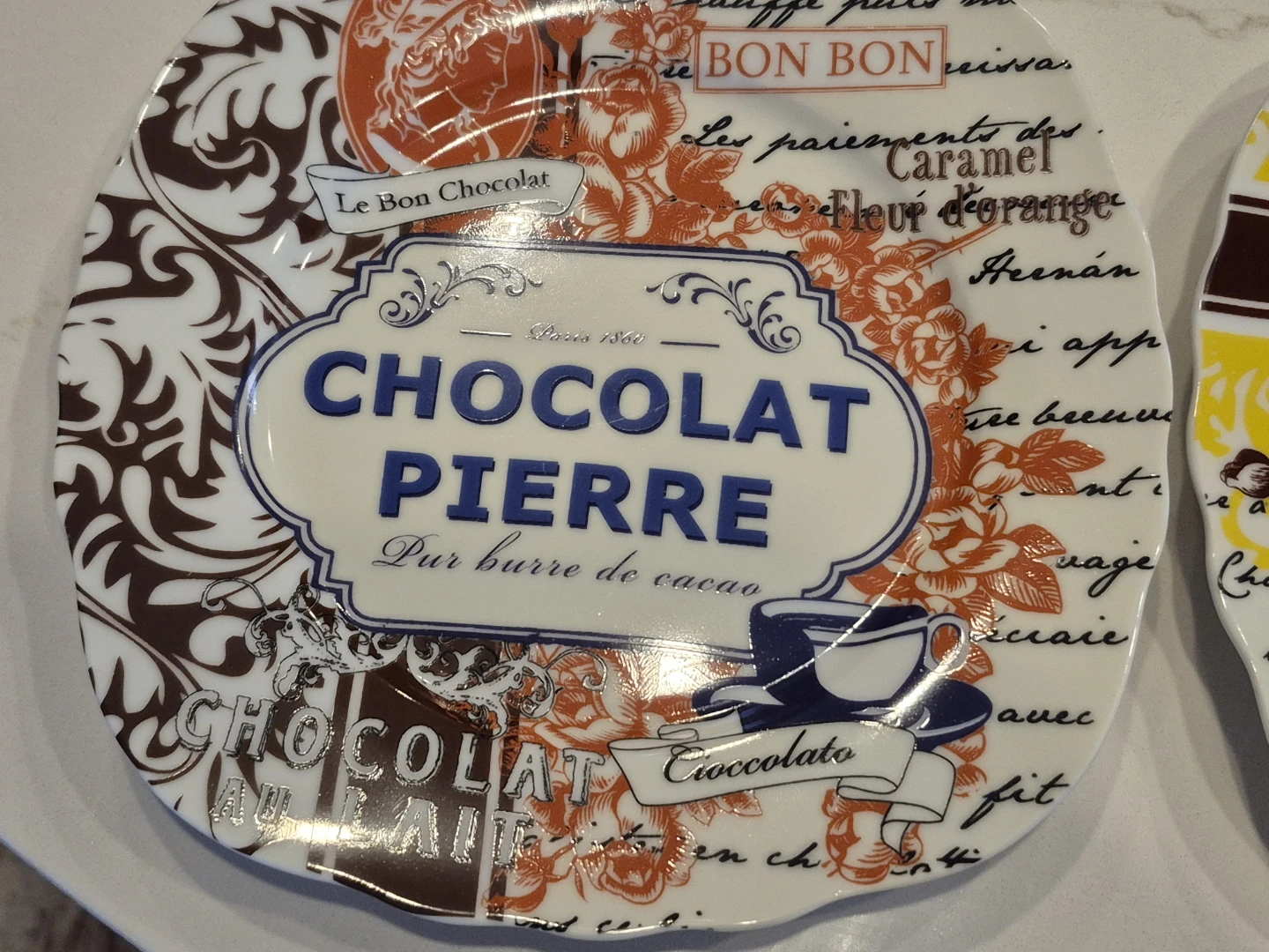 Set of 4 Porcelain dessert plates made in Italy. - photo 5