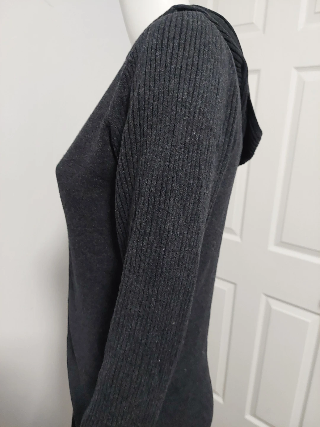 DANIER Grey Zip-Up Hooded Sweater Small 🏆"). - photo 5