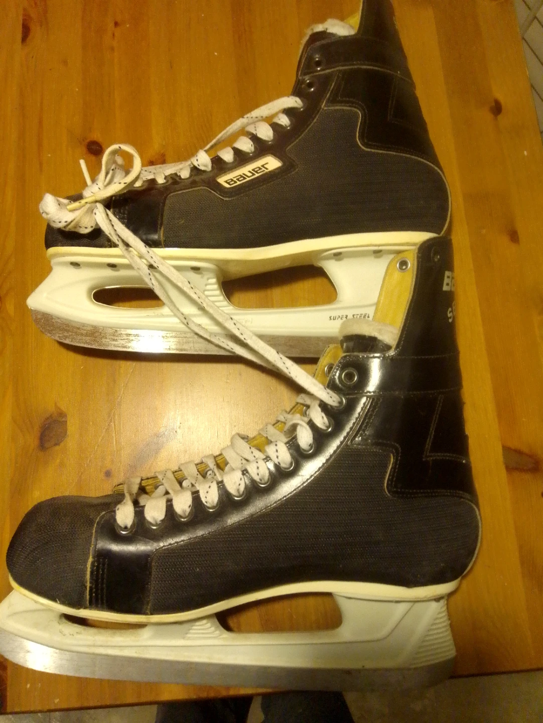 Bauer Select 95 Hockey Skates
