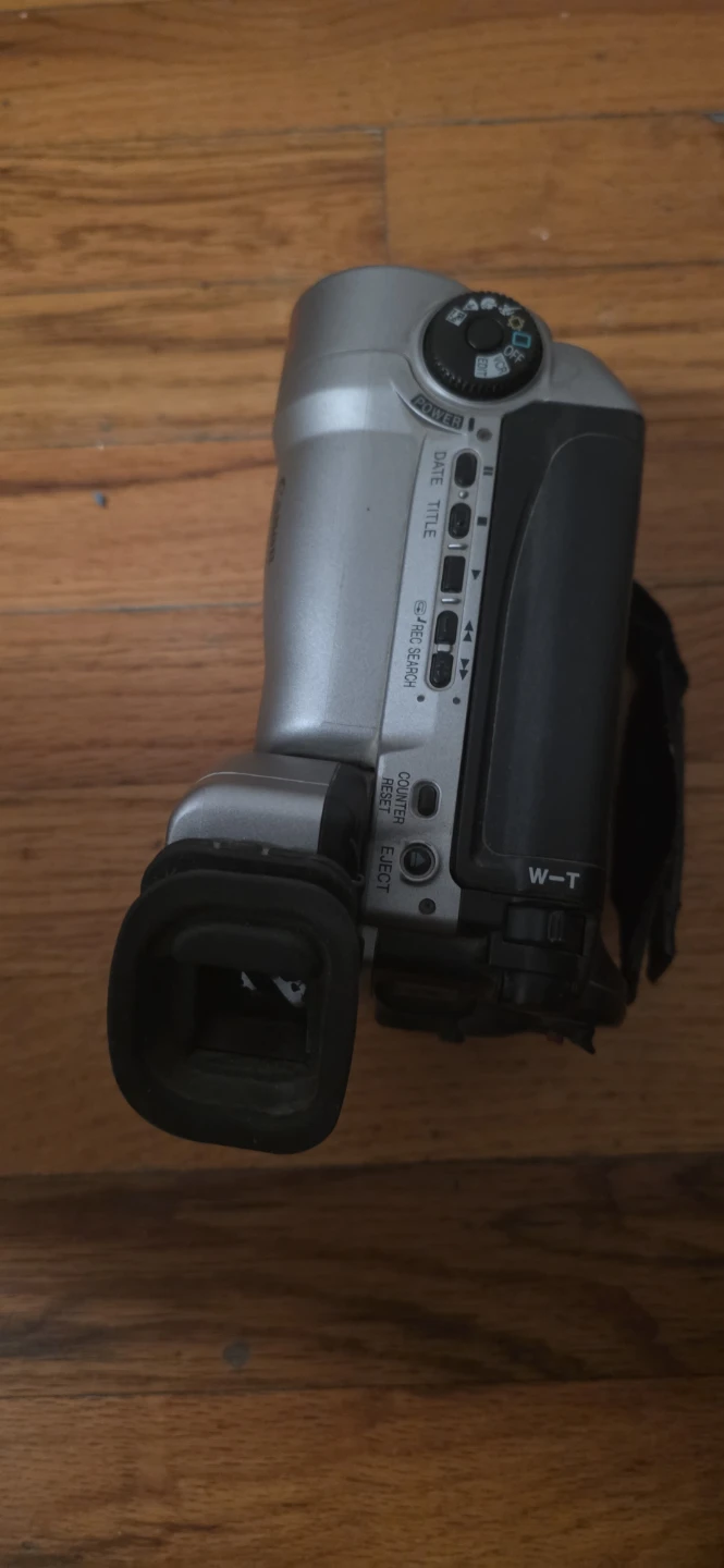 Canon ES70 8mm Video Camcorder parts only - photo 3