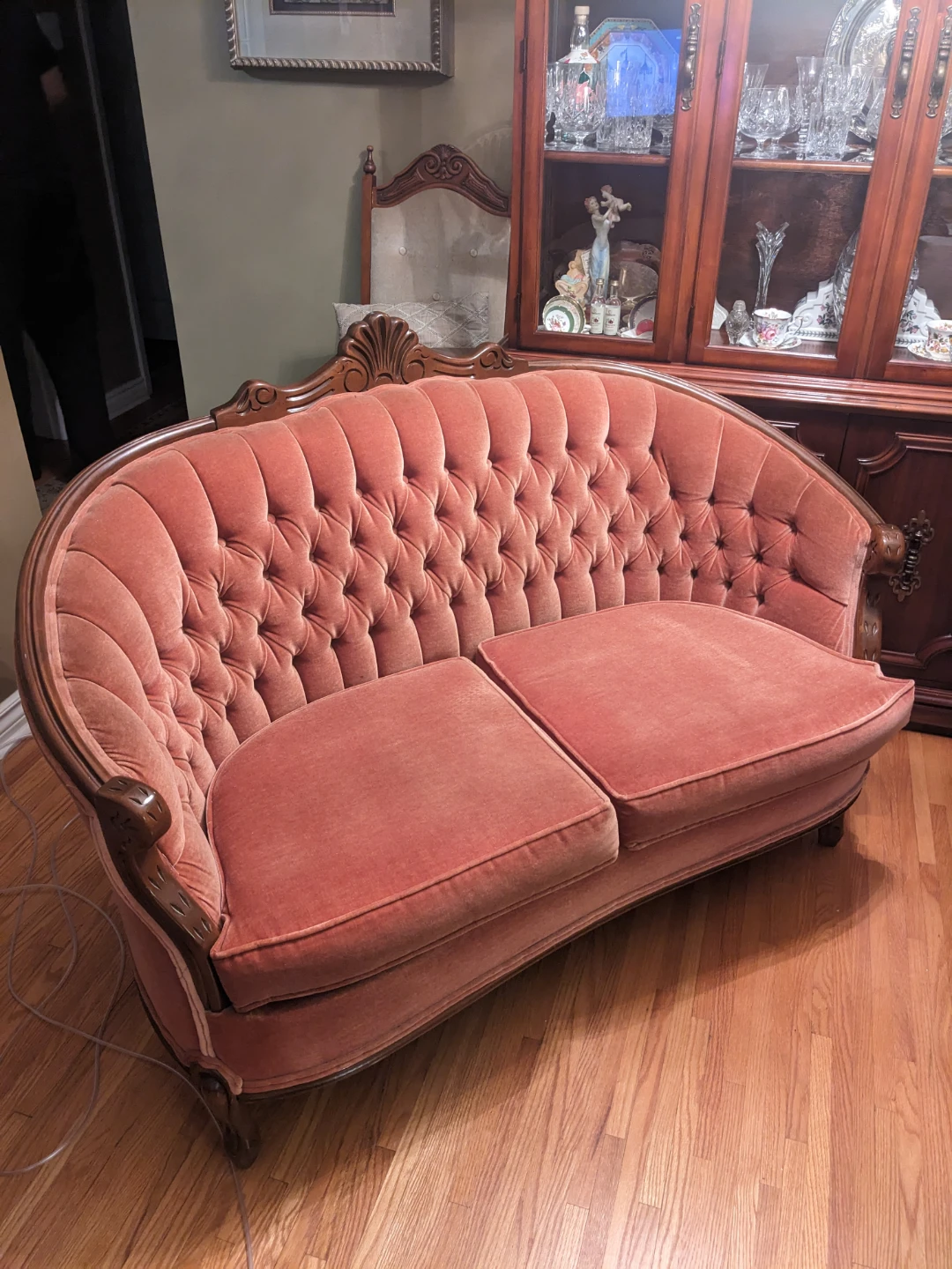 Vintage Tufted Velvet Sofa and Armchair Set - photo 3