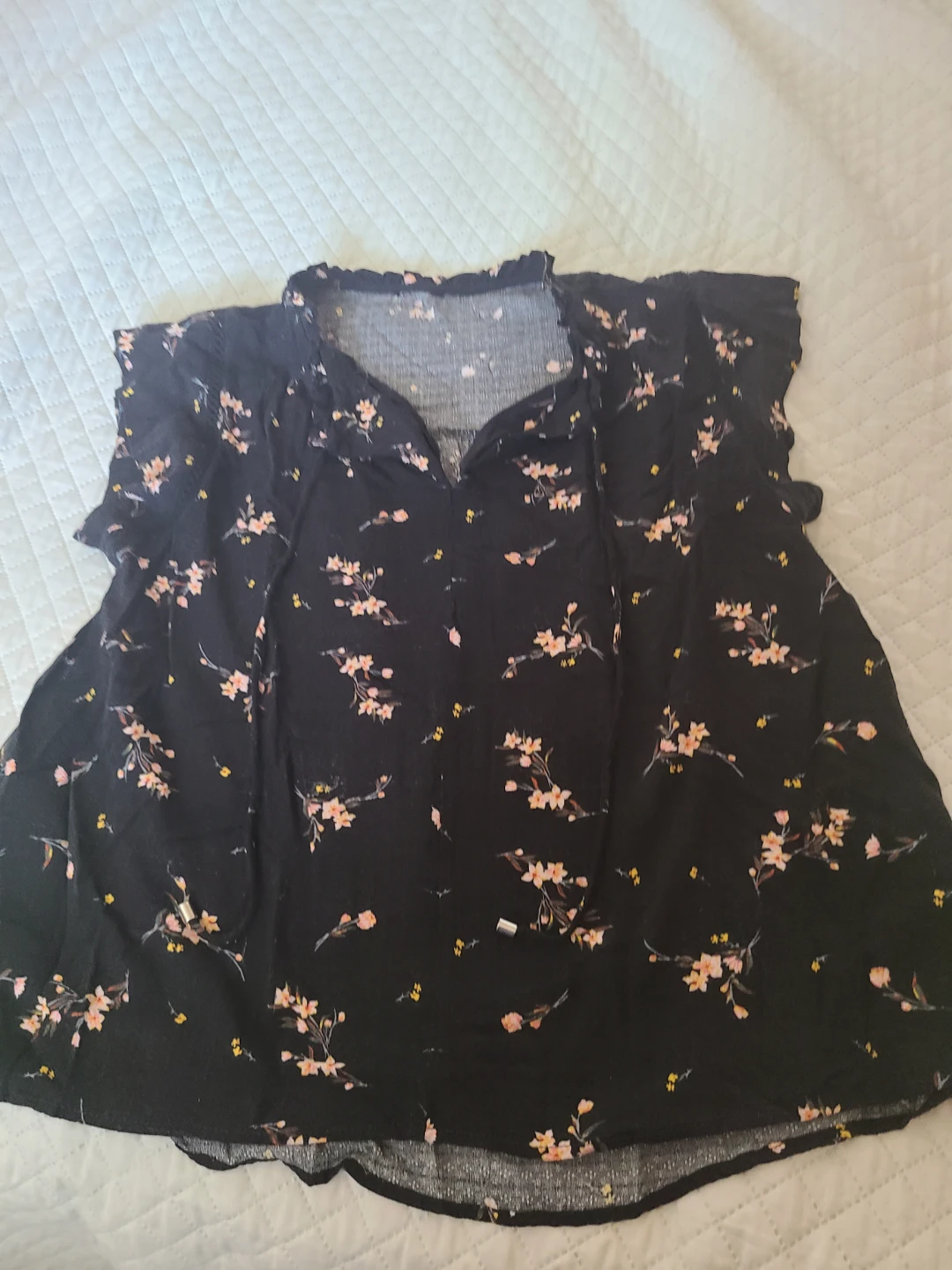 Black Floral Print Blouse 🧡