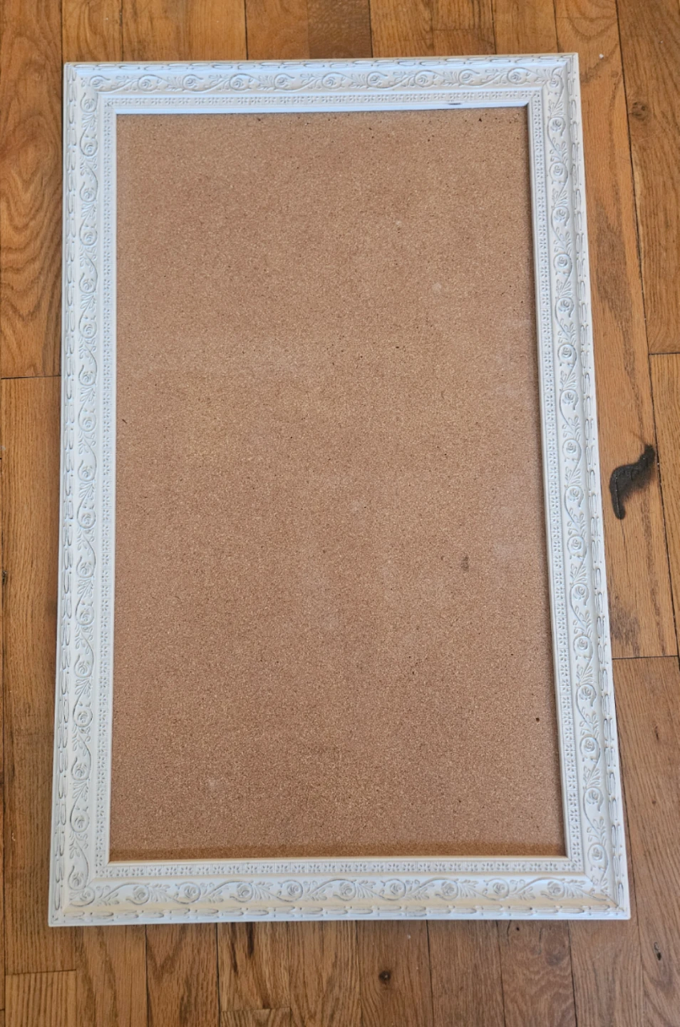 Cork board with white frame 🏆