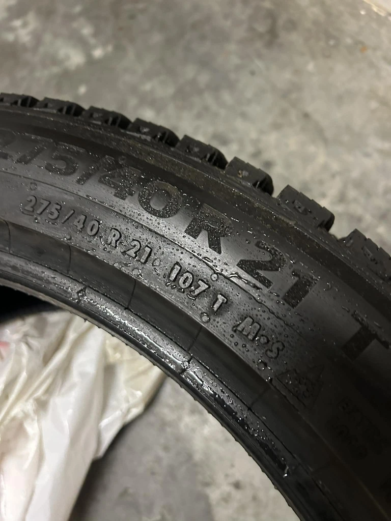 Set of 4 Nokian Hakkapeliitta R3 Winter Tires 275/40 R21