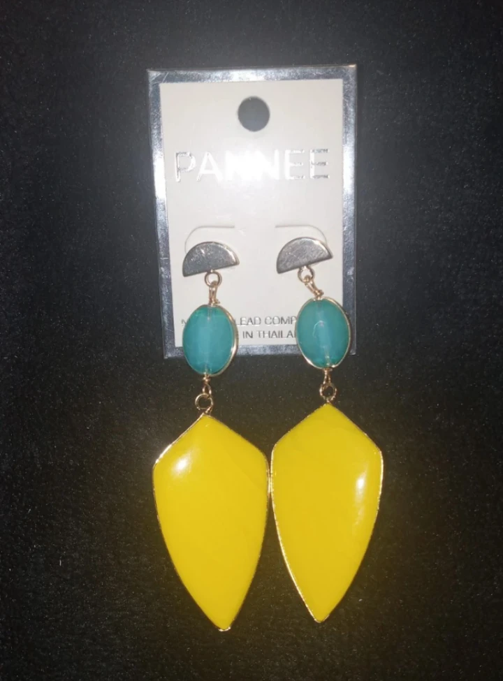 Pretty Earrings - photo 2