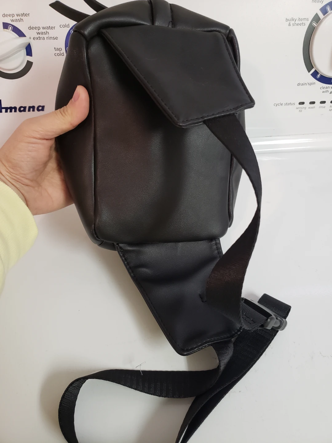 Brandnew L.A. Express Black Faux Leather Fanny Pack - photo 3