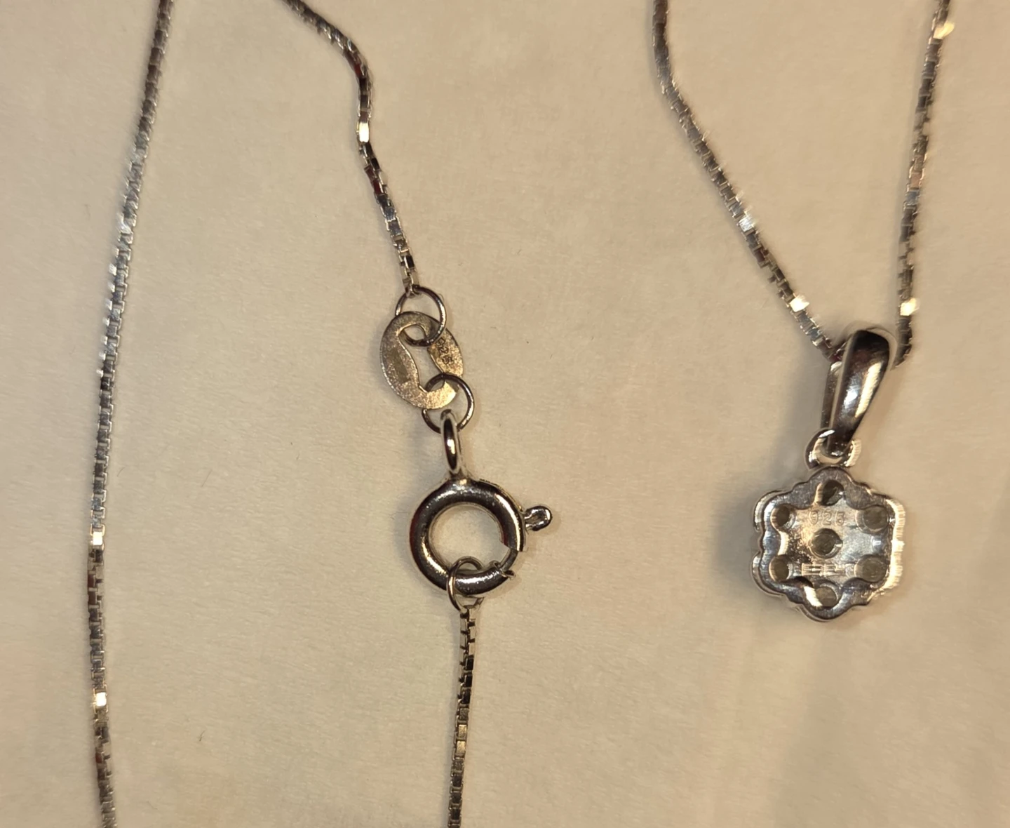 Sterling Silver Flower Pendant Necklace EFFY With Diamonds - photo 3