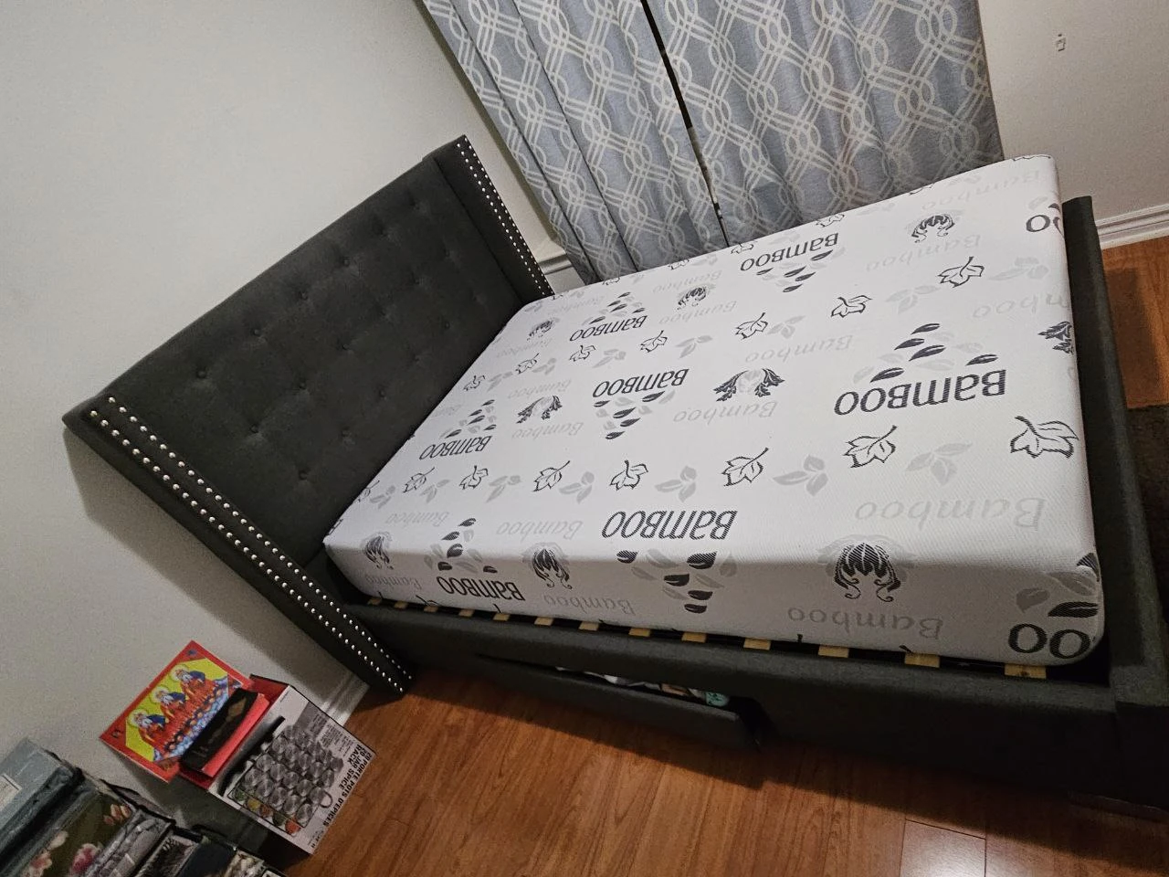Twin bed with mattress - photo 3