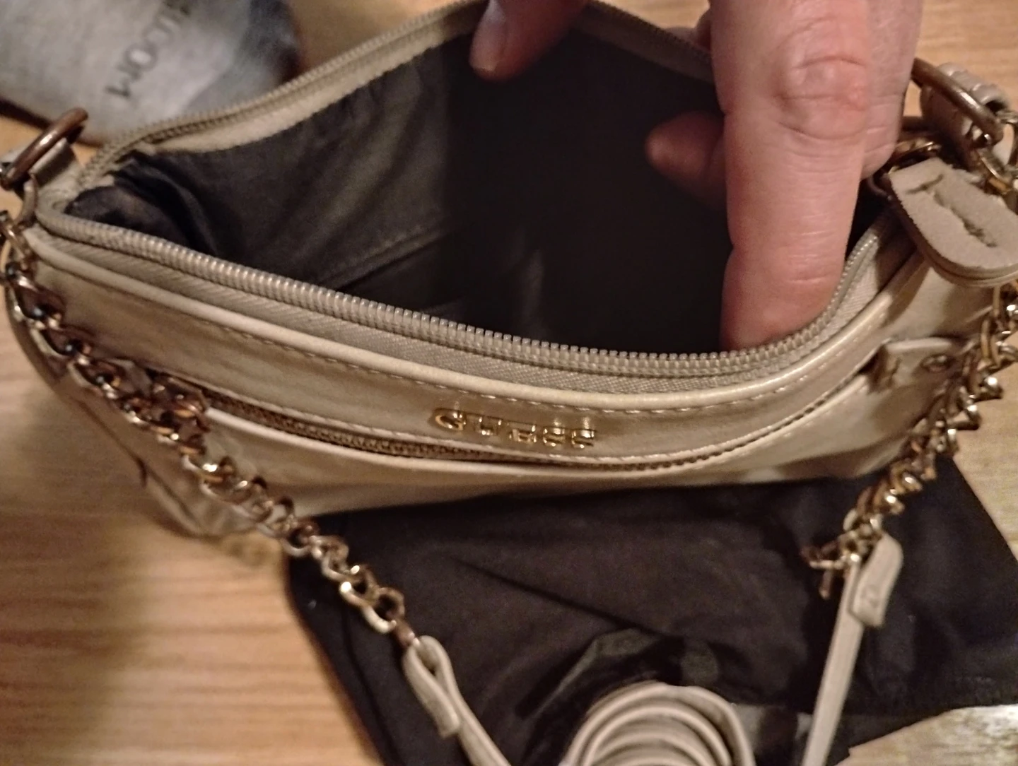 Guess Crossbody Bag 🥕🥕🥕 - photo 3