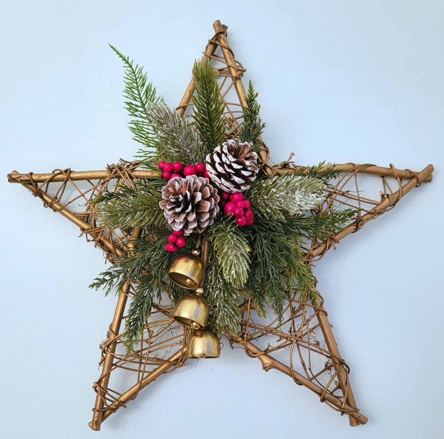 Holiday Star and small rustic wreath
