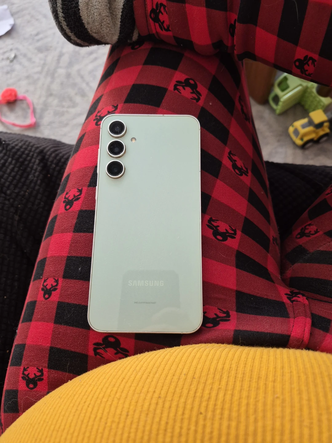 Samsung s23 fe phone green