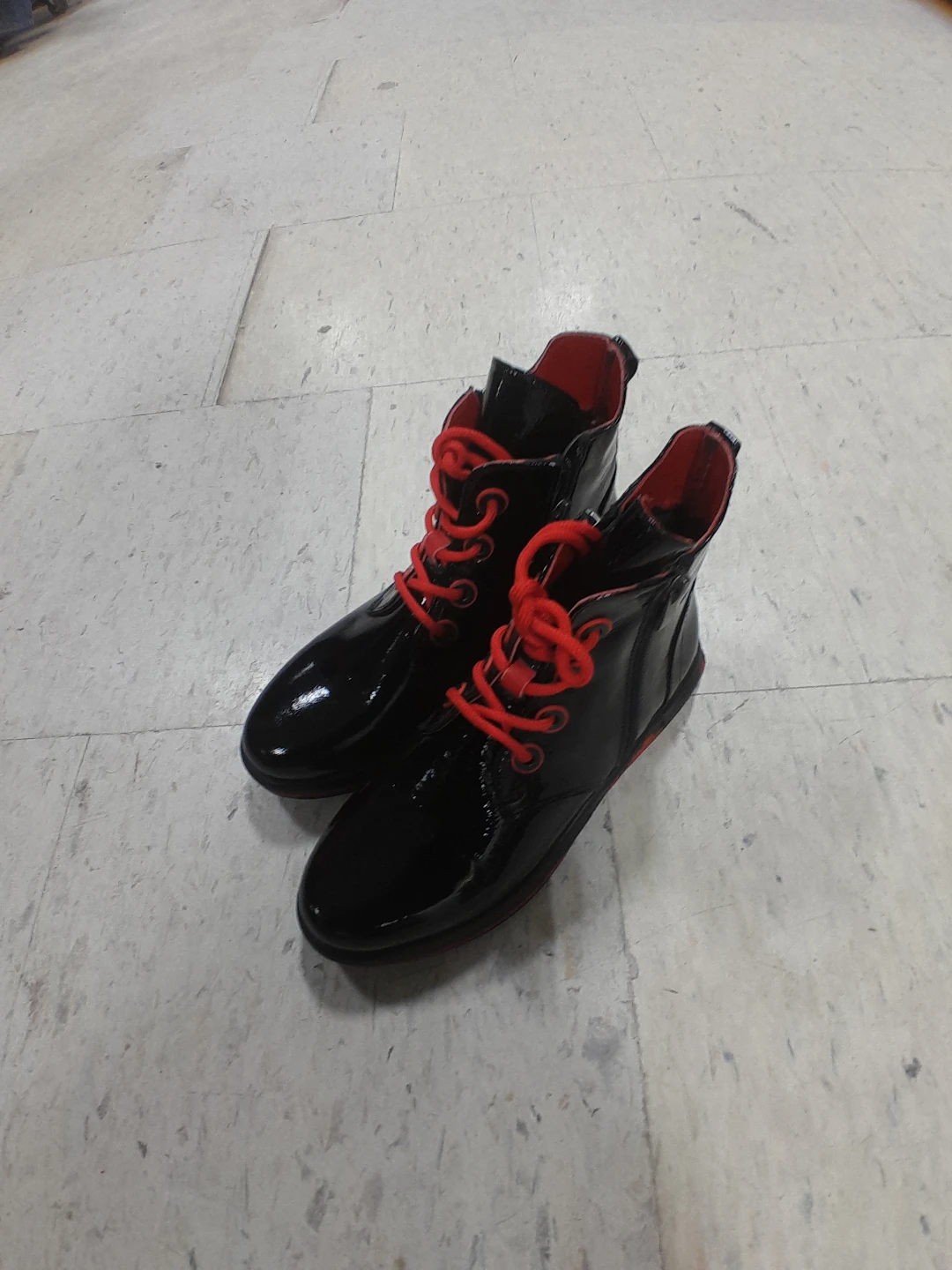 La Pinta Original   Boots with Red Accents size 6.5 - photo 3