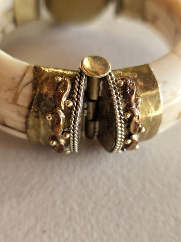 Vintage Bone and Gemstone Hinged Bangle Bracelet - photo 3
