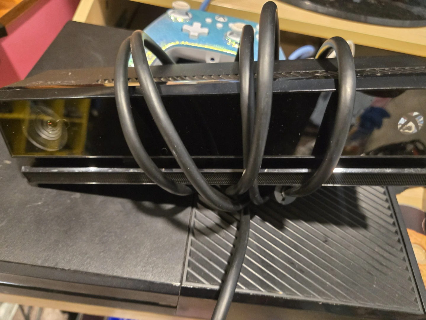 Xbox one with 1 controller and kinnect - photo 3