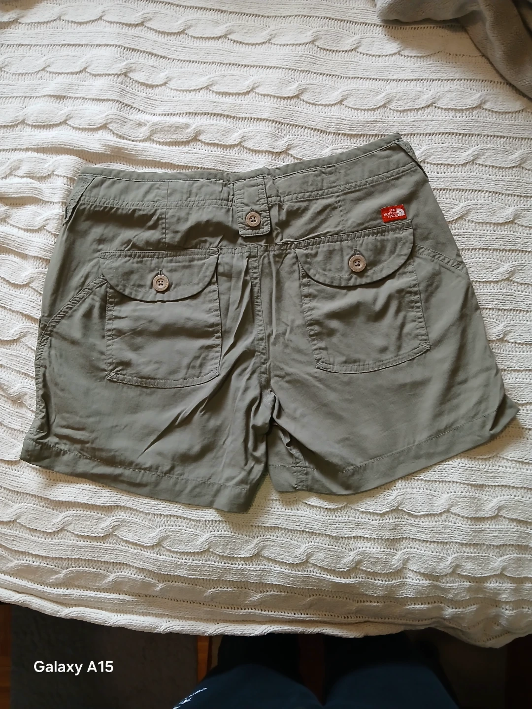 The North Face Women's Khaki Shorts size 8 - photo 2