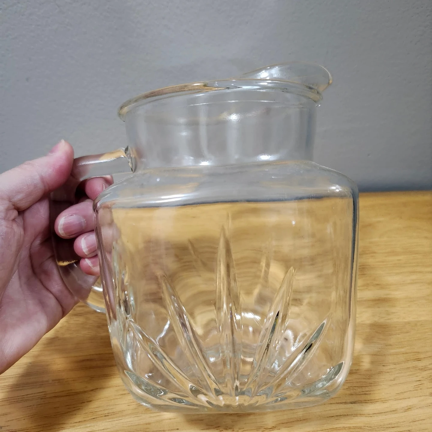 🏆Vintage Federal Glass Starburst Pitcher. 🌟