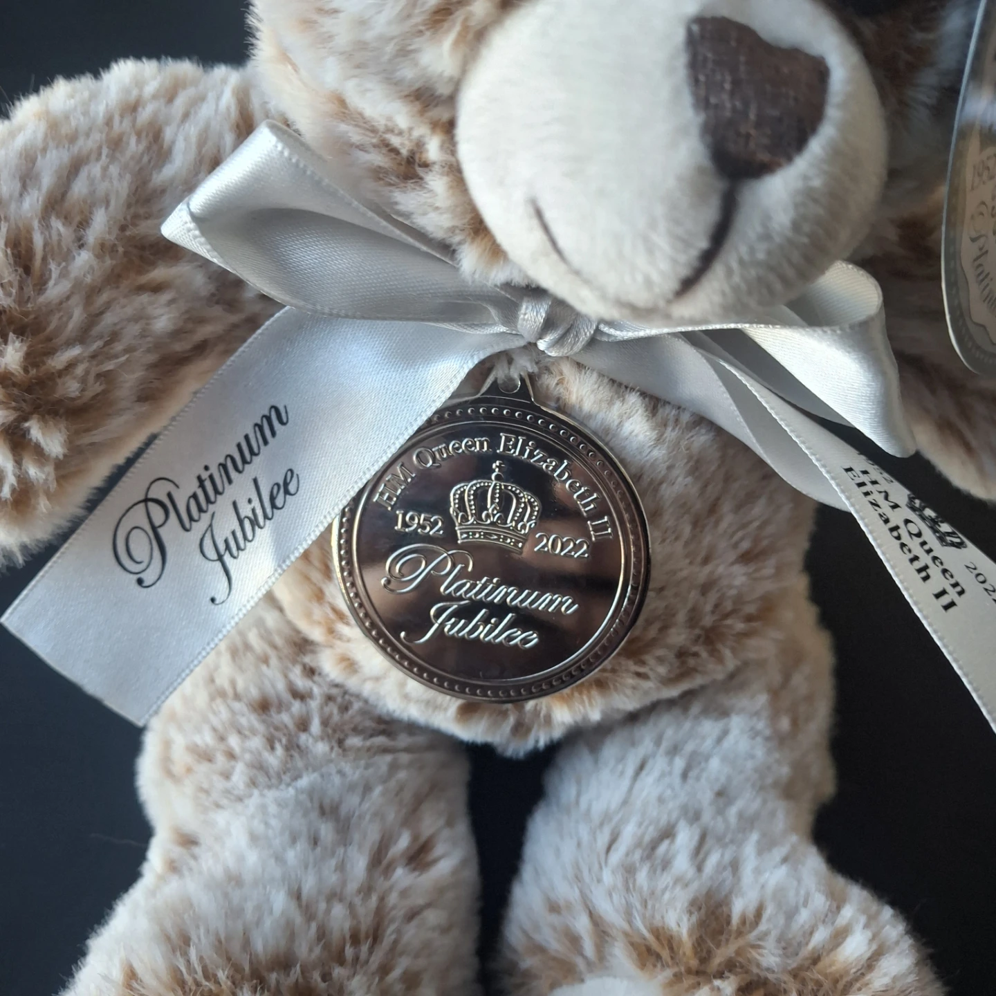 HM Queen Elizabeth II Platinum Jubilee Teddy Bear - photo 3