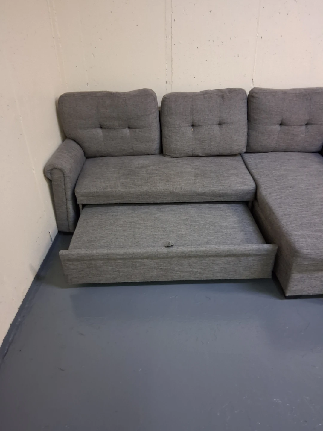 Nice Sofa with storage 👌 in good condition - photo 3