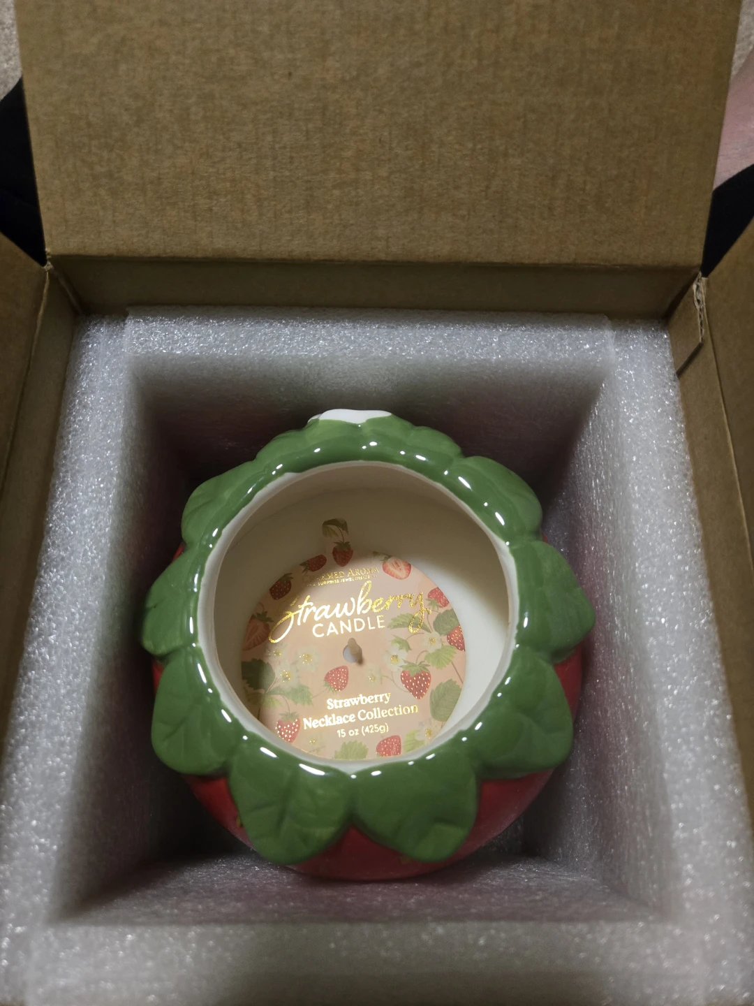 Charmed Aroma Strawberry Necklace Collection Candle - photo 3