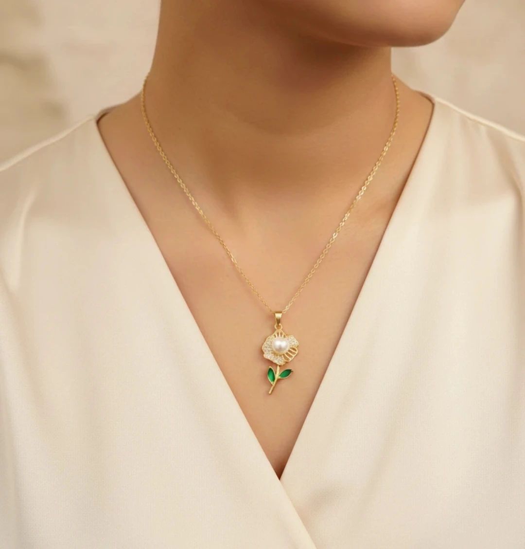 18kt gold plated Flower Necklace(new)