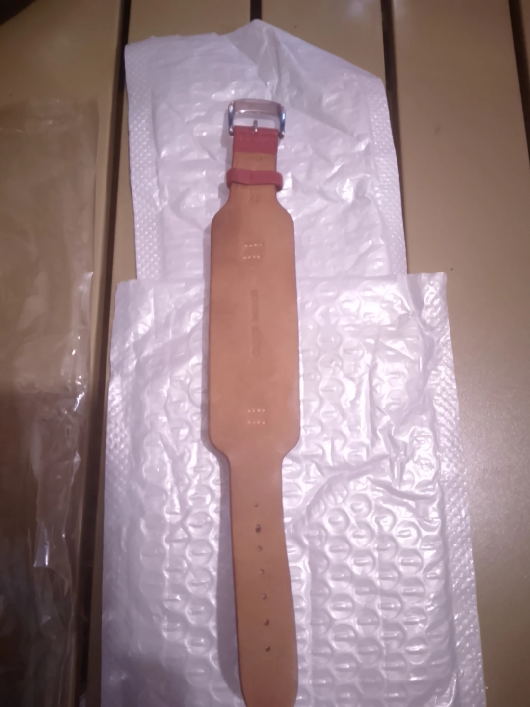 Guess ladies red leather watch - photo 2
