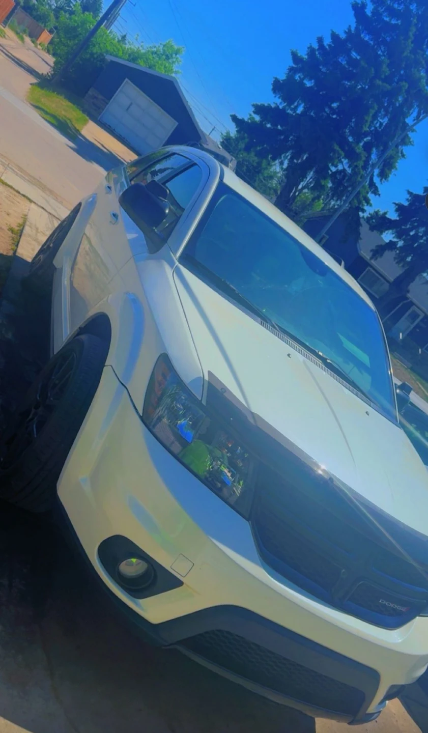 2014 White Dodge Journey SXT SUV