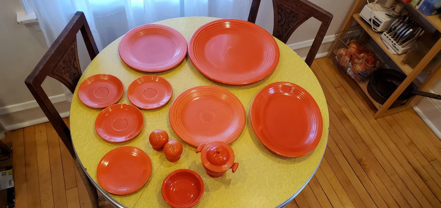 Fiesta Ware Radioactive Red Dinnerware Set - photo 2