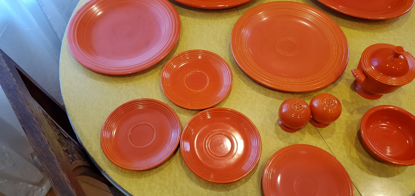 Fiesta Ware Radioactive Red Dinnerware Set - photo 3