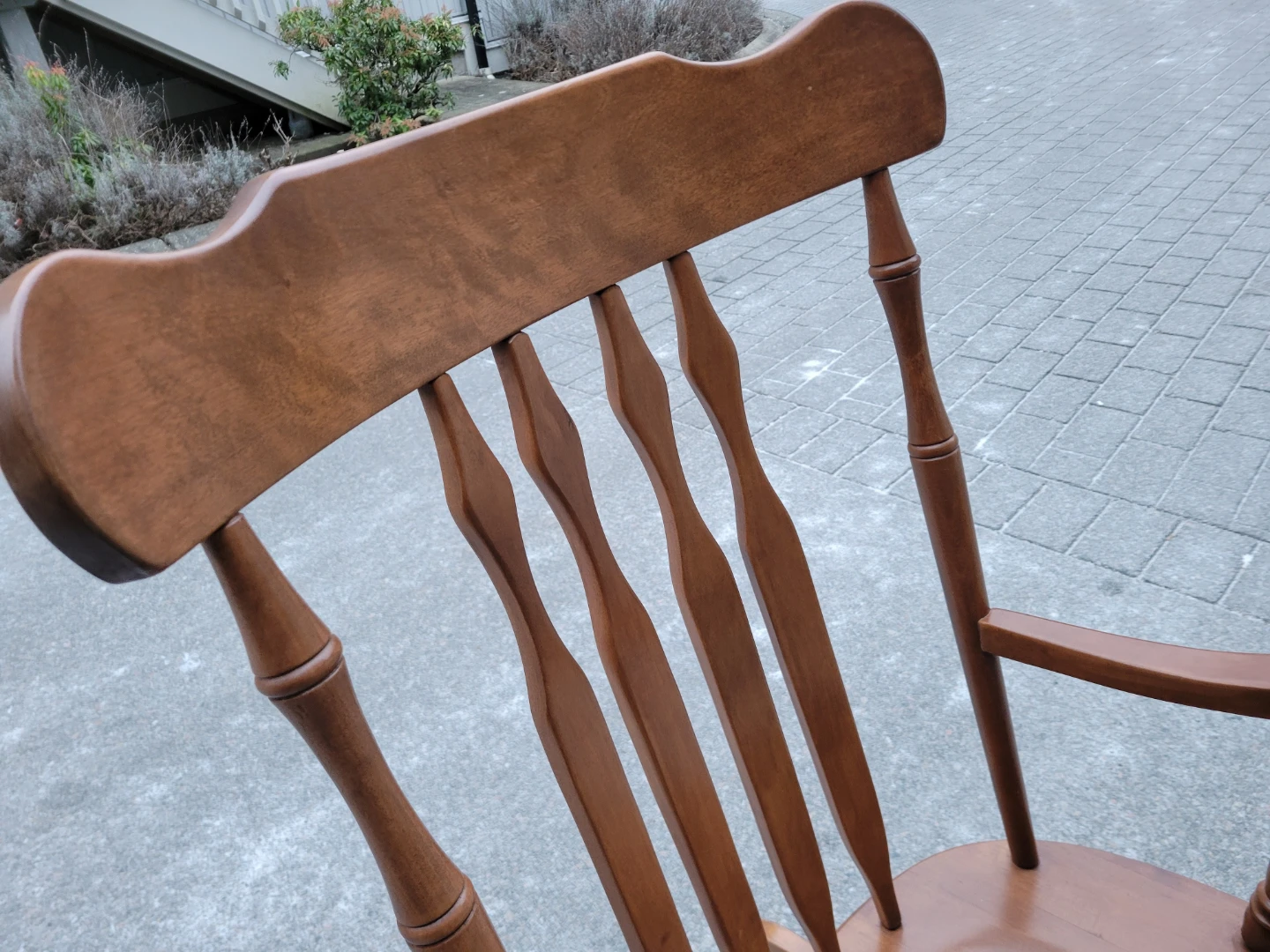 Very Nice Classic Wooden Rocking Chair. - photo 3