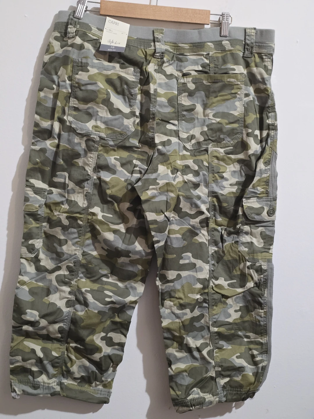 Style & Co. Women's Camo Capri Pants Size 16 - photo 2