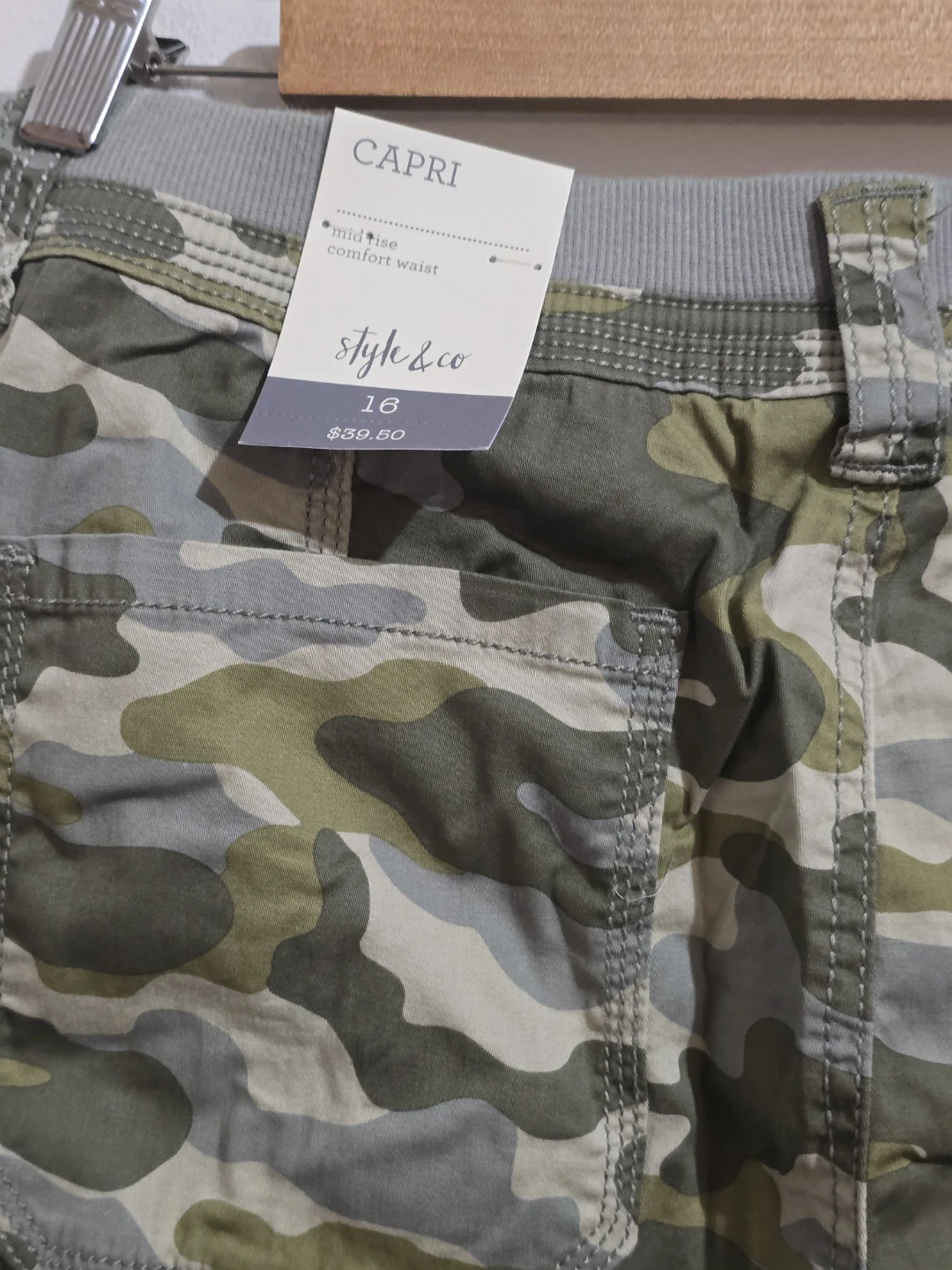 Style & Co. Women's Camo Capri Pants Size 16 - photo 4