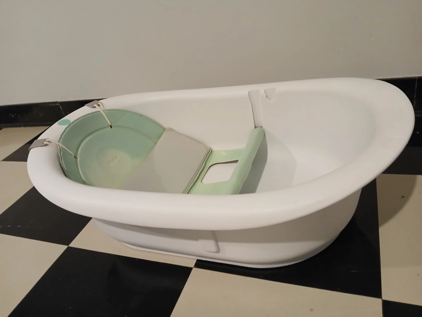 Frida Baby 4-in-1 Grow-with-Me Bath Tub - photo 2