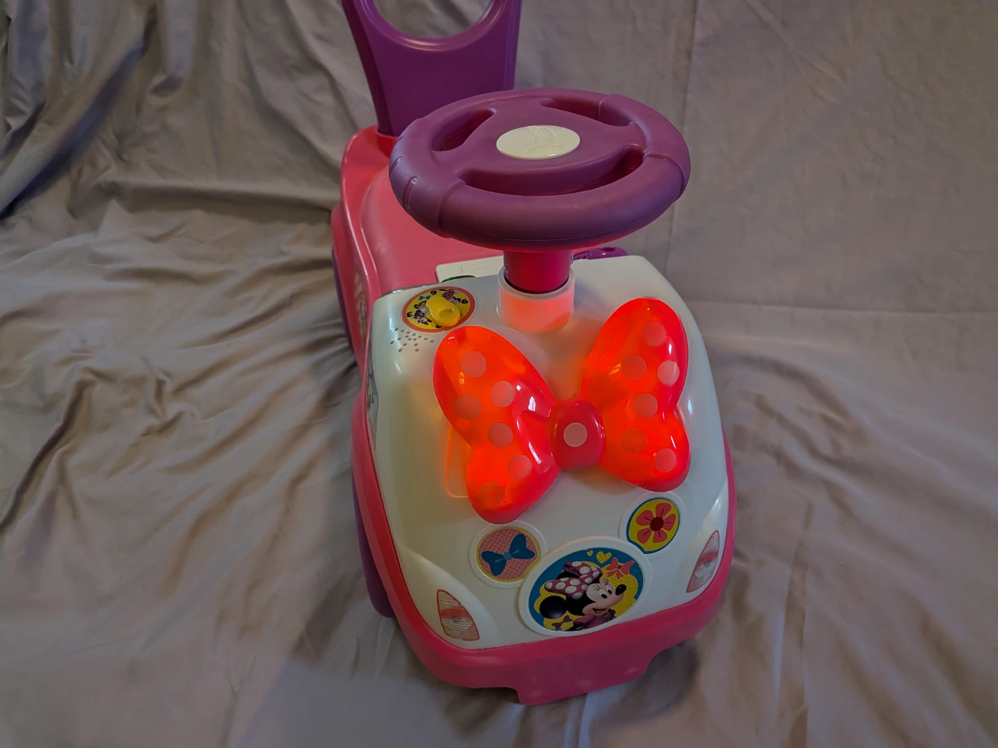 Kids Minnie Mouse Ride-On Car - photo 4
