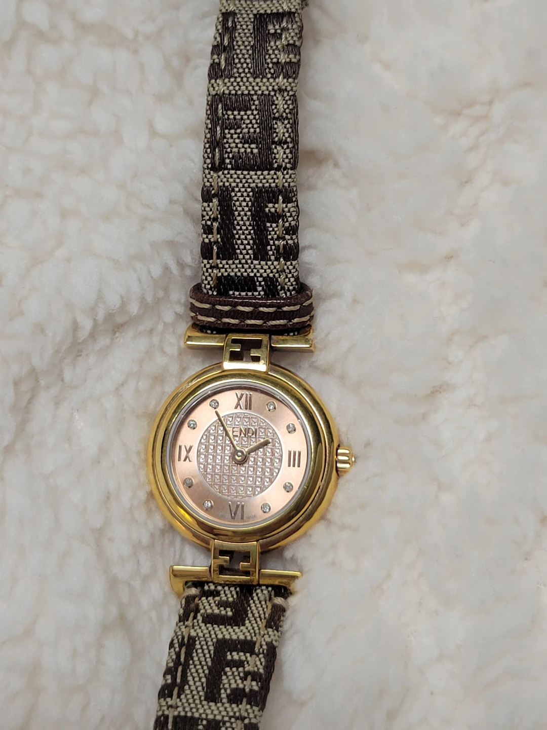 Fendi Watch with F Monogram Strap - photo 3
