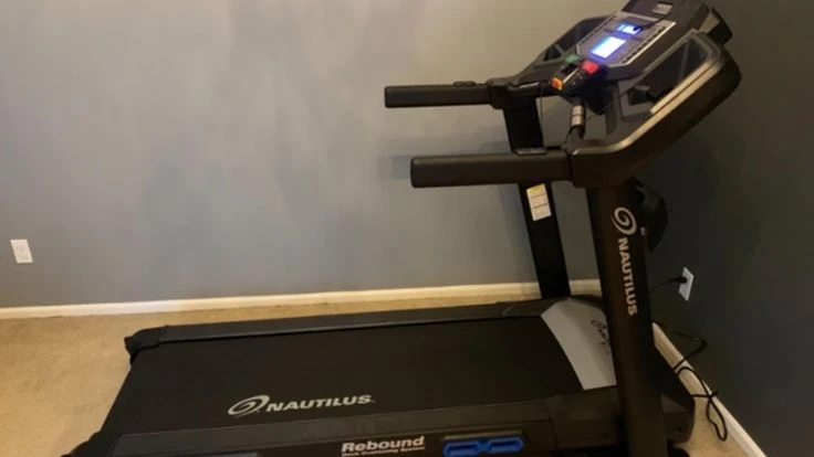 Nautilus T618 Treadmill - photo 2