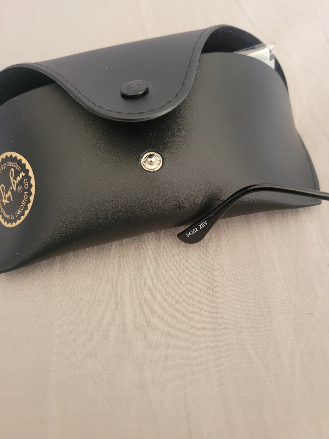 Ray-Ban Sunglasses with Case - photo 2