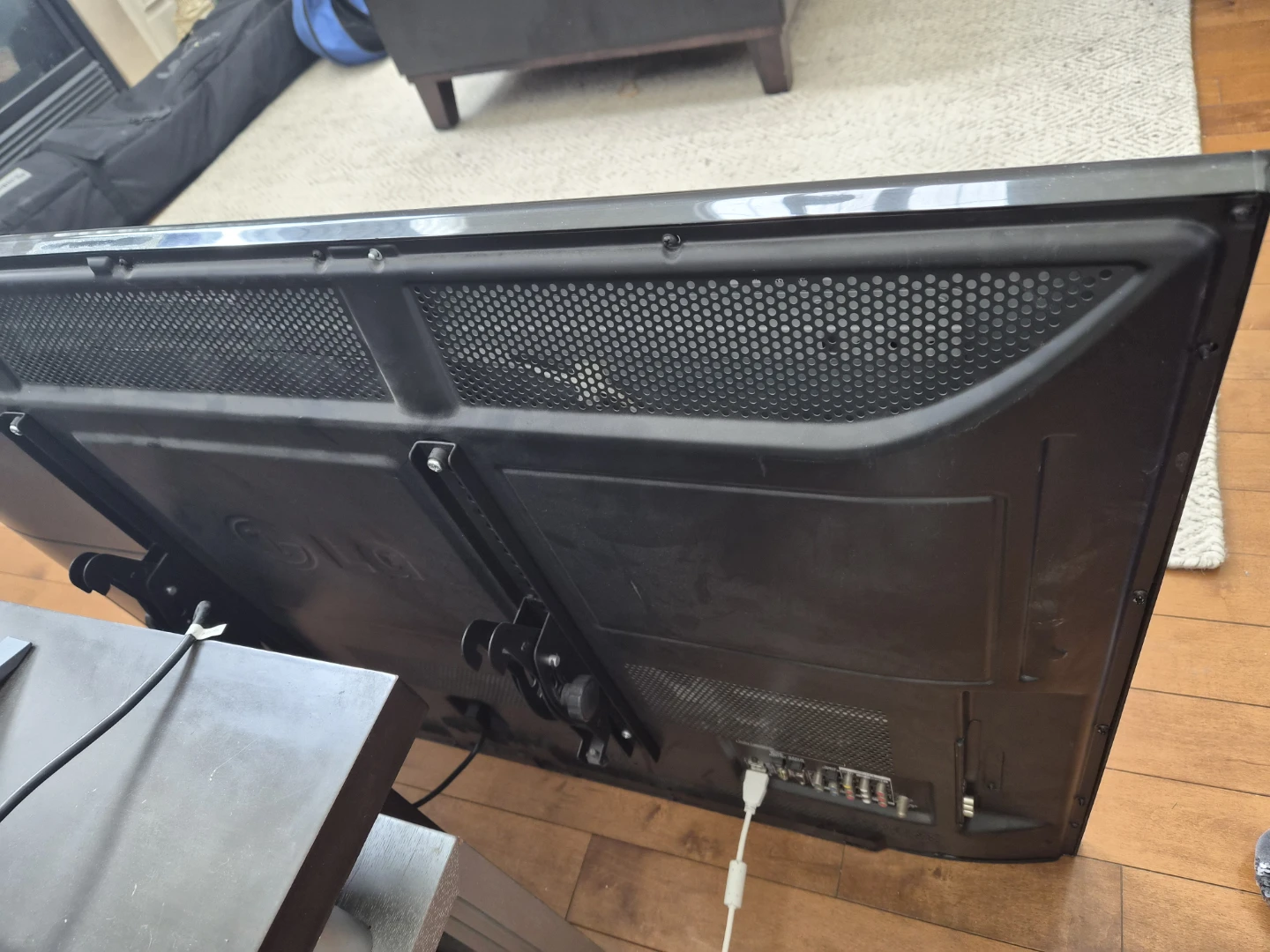 LG Flat Screen TV 50 inch - photo 2