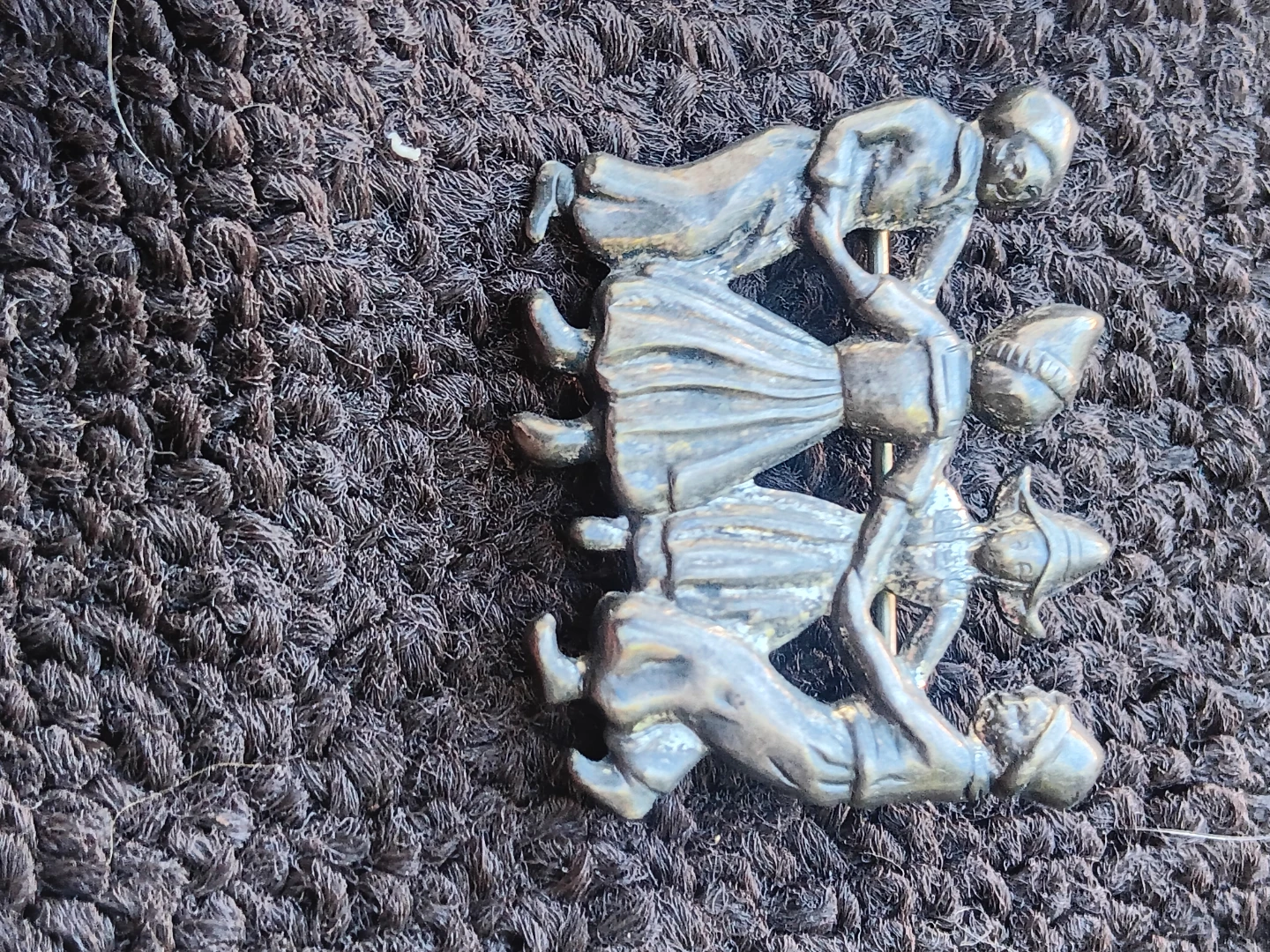 Vintage Sterling Silver Dancing Children Brooch - photo 2