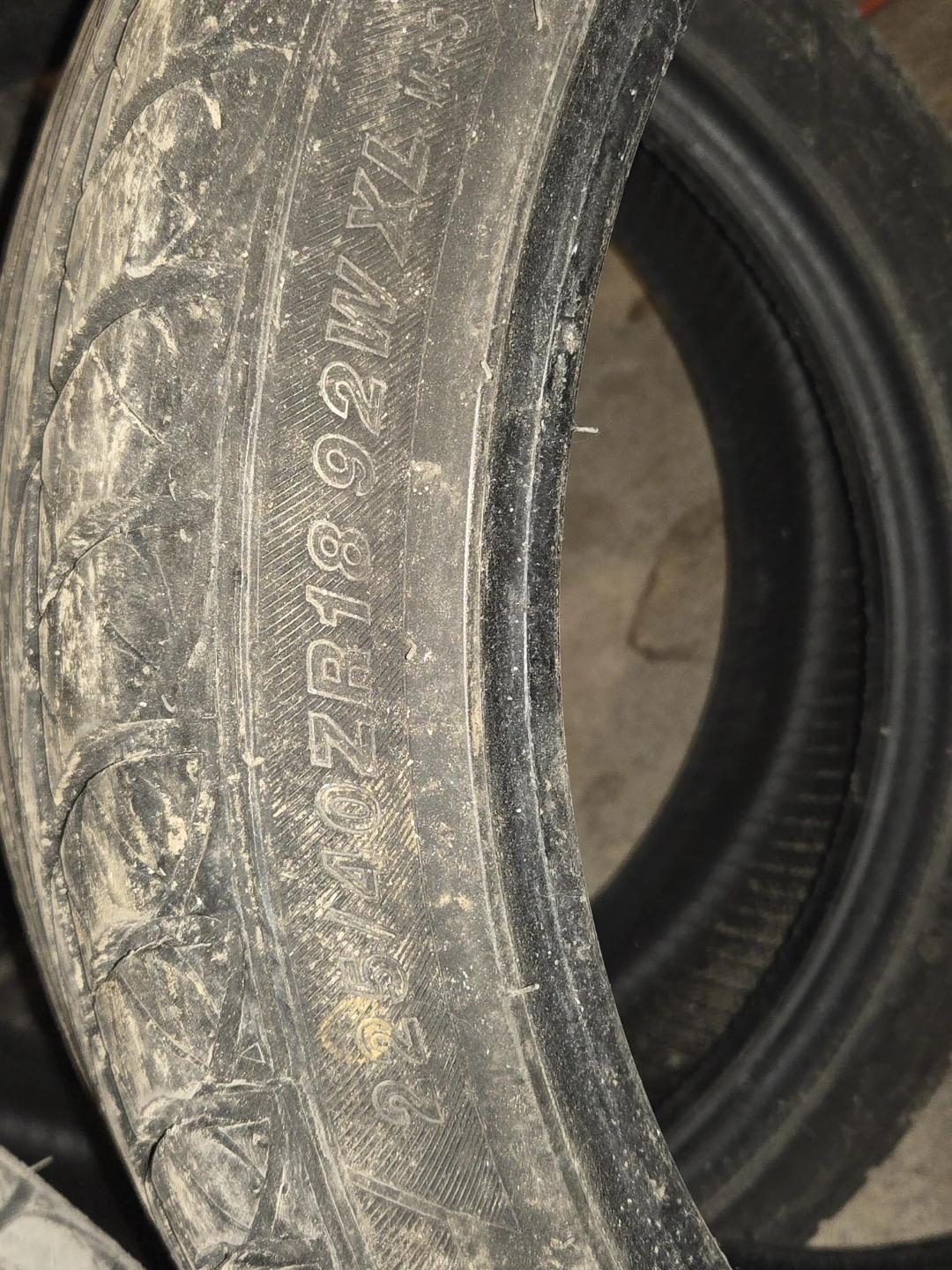 Set of 4 Tires - 225/40ZR18 97W XL - photo 2